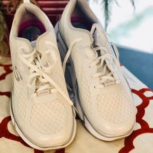 NEW Sketchers Athletic Shoes, 11